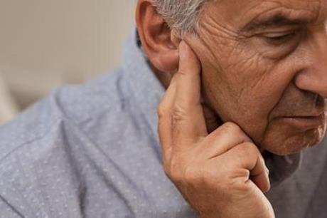 ماذا يعني تنميل الأذن وكيف يتم علاجه؟