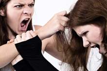 o-TWO-WOMAN-FIGHTING-facebook