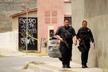 1042169-عناصر-من-الشرطة-المكسيكية