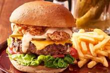 beef-burger-with-deep-fried-bacon-and-thousand-island-dressing-50247463