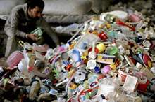 2016-04-14T120000Z_356909635_GF10000382386_RTRMADP_3_EGYPT-GRAFFITI