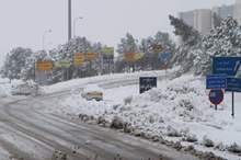 تساقط-الثلوج-على-طريق-المطار-تصوير-أمجد-الطويل