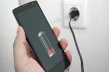 شحن-بطارية-الهاتف-412x340