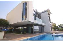 5c755a0fd4375018588b4582