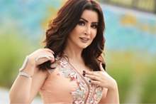 78-194151-marwa-mohammed-white-hearts-signed-mona-mansouri_700x400