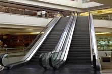 ps16267979-guangri_outdoor_escalator_stainless_steel_railing_form_black_handrail