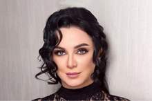 78-010731-sulaf-fawakherji-syria-plane_700x400