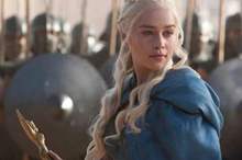 في-وداع-صراع-العروش..-إميليا-كلارك-أم-التنانين-أخذت-قلبي-وأتمنى-لو-كان-والدي-هنا-1300x600