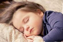 كيف_ينام_الطفل_بسرعه